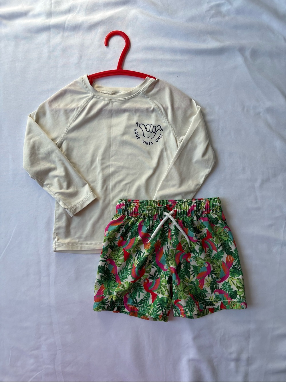 🚙 Baby boy Old Navy Cream Rash Guard Top & Tropical Parrot Swim Trunks